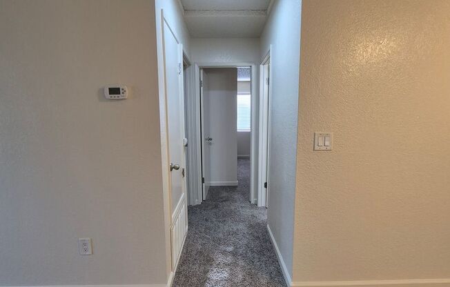 2 beds, 1 bath, 920 sqft, $1,700, Unit 18