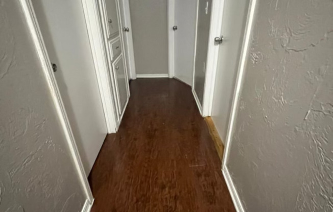 4 beds, 1 bath, $1,300