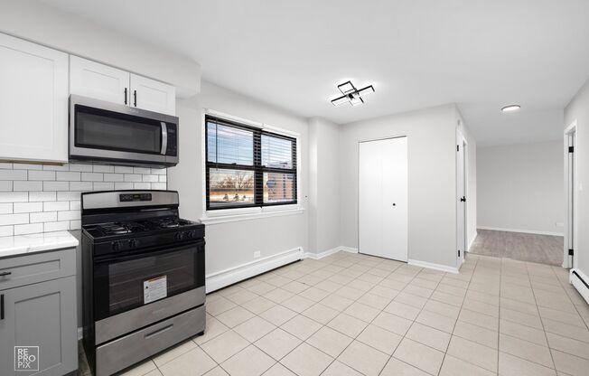 5870 W Lake