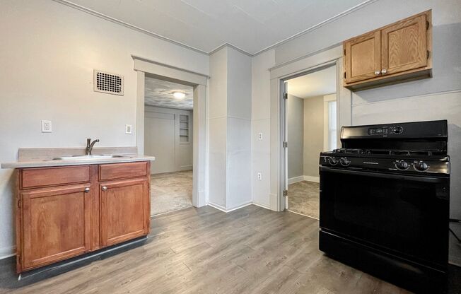 1 bed, 1 bath, 650 sqft, $975, Unit D