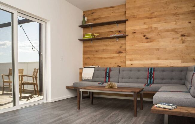 1 bed, 1 bath, 580 sqft, $1,450, Unit 212