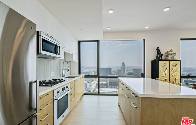 2 beds, 2.5 baths, 1,201 sqft, $5,000, Unit 3202