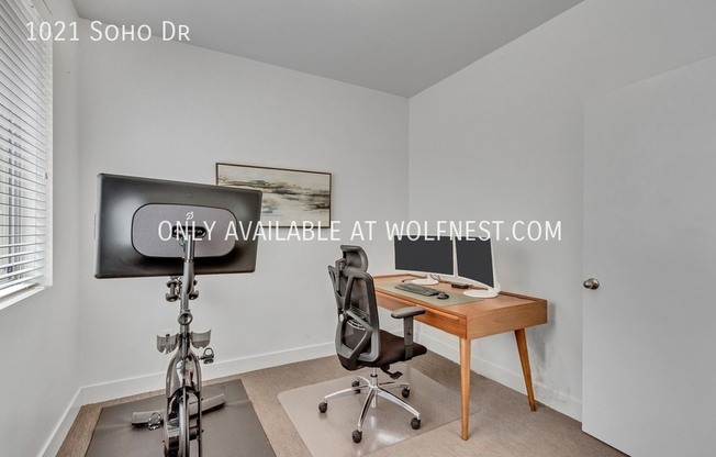 1021 SOHO DR