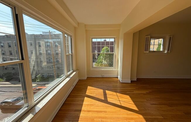 1 bed, 1 bath, 572 sqft, $1,510, Unit Old King Edward 21