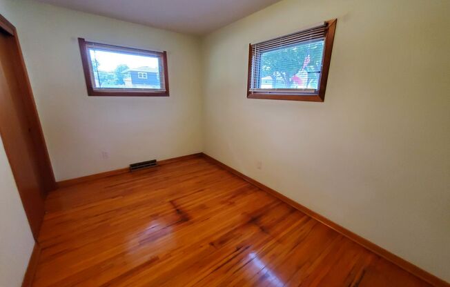 3 beds, 2 baths, $1,550