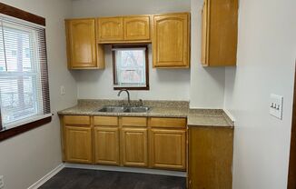 2646-2648 E 122nd St