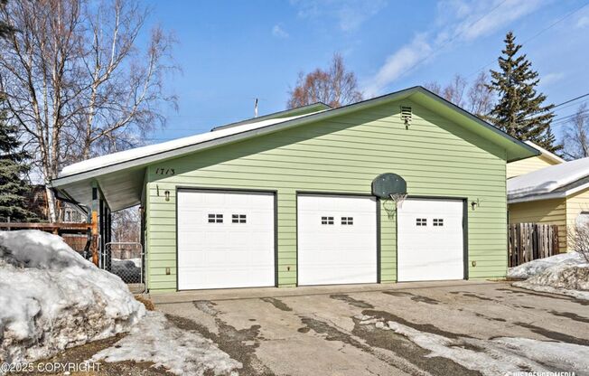 1713 Northwestern Ave