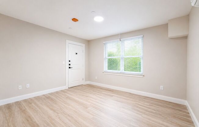 Studio, 1 bath, 325 sqft, $735, Unit 127