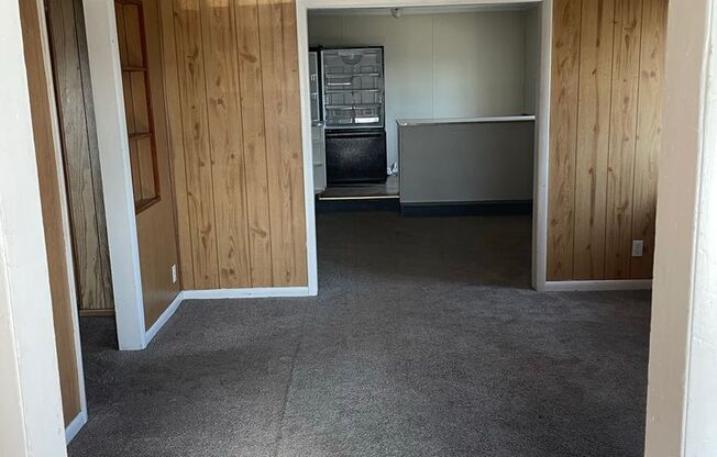 2 beds, 1 bath, $900