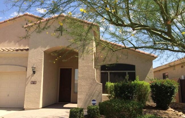Gorgeous Large 5 Bedroom single level home with 3 car garage in North Phoenix with SOLAR ++Norterra Area !!