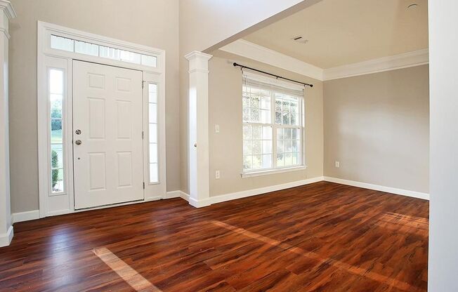 Family friendly home in highly sought after Winterset Woods!