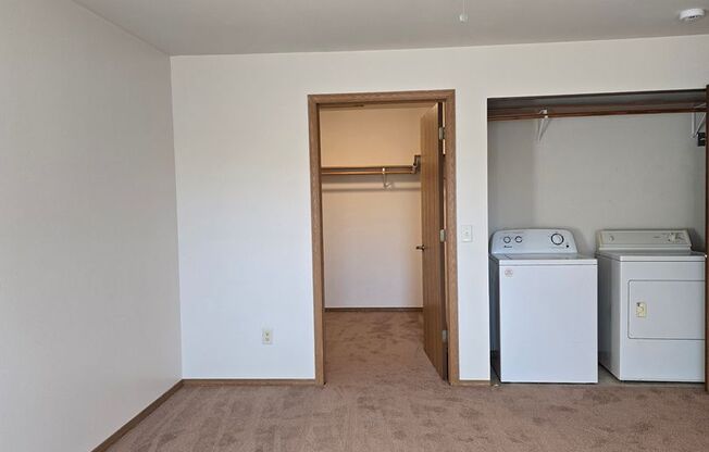 2 beds, 1 bath, 1,010 sqft, $1,279, Unit PL   2205