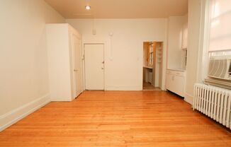 Beautiful 1 BR w/ Sun Room & Renovated BA!*Available April*