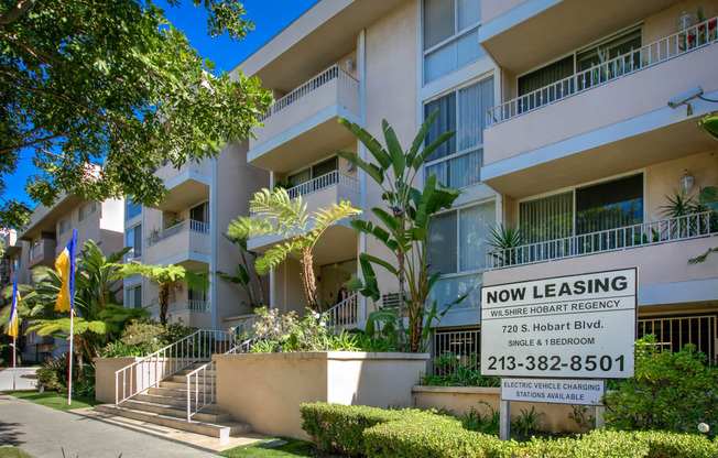 Apartment Building in Los Angeles