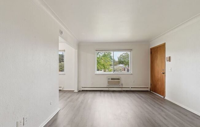 1733 CHRISTIAN AVE