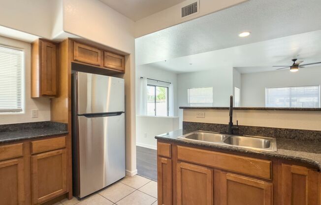 3 beds, 3 baths, 1,560 sqft, $2,050, Unit 135