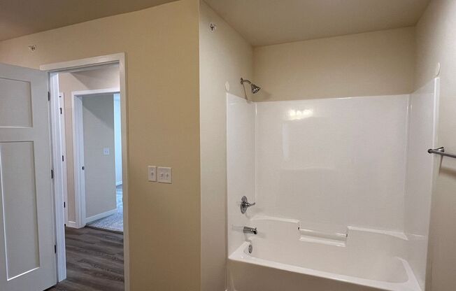 2 beds, 1 bath, 1,040 sqft, $1,485, Unit AT 709-34