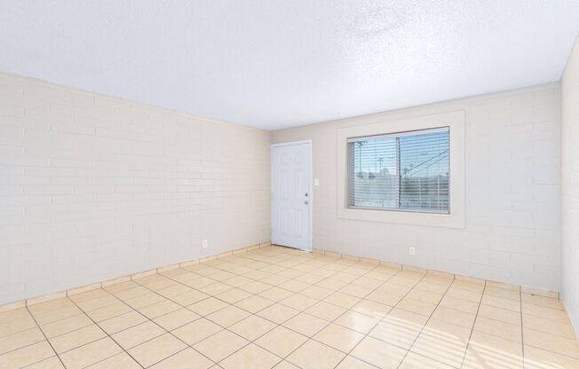Studio, 1 bath, 400 sqft, $749, Unit 21