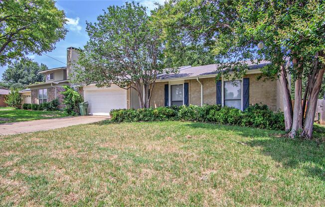 Beautifully crafted 3-2-2 in Arlington with Fridge included!