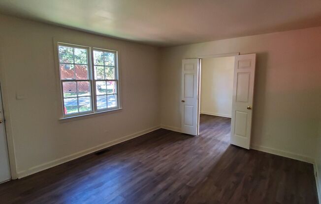 3 beds, 1 bath, $995