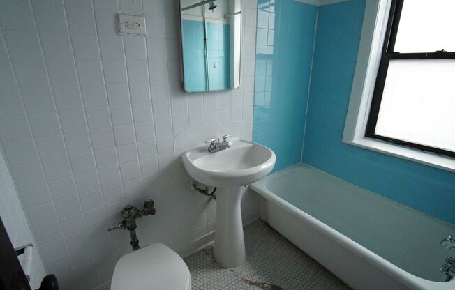 1 bed, 1 bath, 559 sqft, $1,695, Unit 2706-3GG