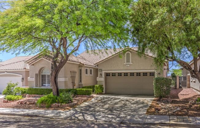 Luxury Living in the Heart of Summerlin With Community Pool & Spa