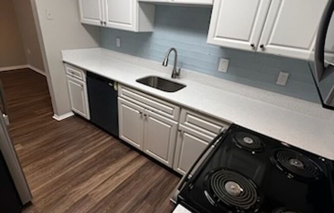 2 beds, 2 baths, 970 sqft, $1,720