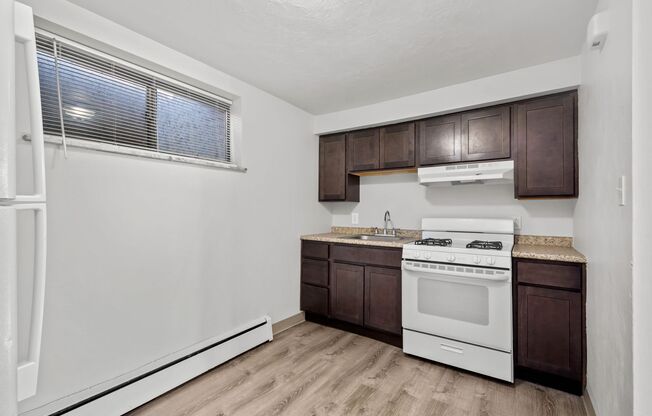 2 beds, 1 bath, 850 sqft, $949, Unit 10609 Lindberg Ave. B1 - Apt. 1