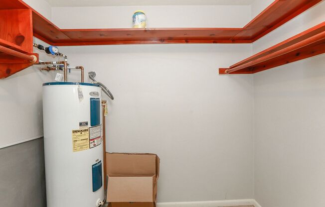 1 bed, 1 bath, 698 sqft, $1,150, Unit C2