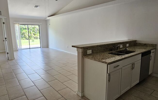 Spacious 3-Bedroom, 2-Bath Duplex in Cape Coral