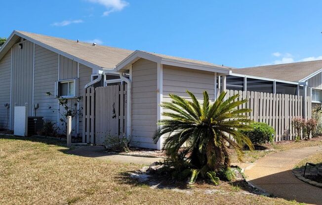 Patio Villa in North Cocoa. WIFI and Basic Cable included.