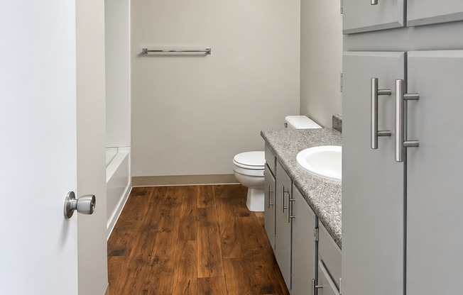 2 beds, 2 baths, 1,070 sqft, $1,675, Unit 16-203