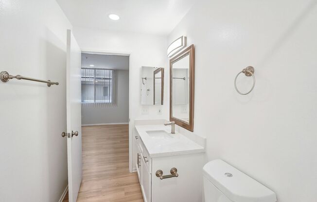 1 bed, 1 bath, 700 sqft, $1,748, Unit 114
