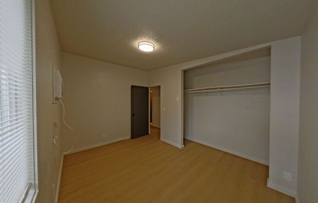 2 beds, 1 bath, 647 sqft, $1,660, Unit 26B