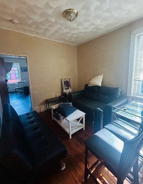 3 beds, 1 bath, 1,000 sqft, $3,800, Unit 4