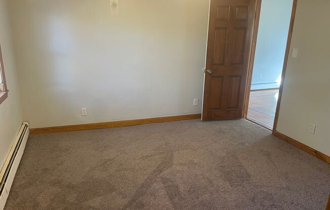 3 beds, 1 bath, $2,200