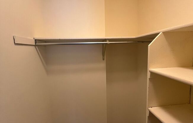 2 beds, 1 bath, 950 sqft, $1,695, Unit 7702RC