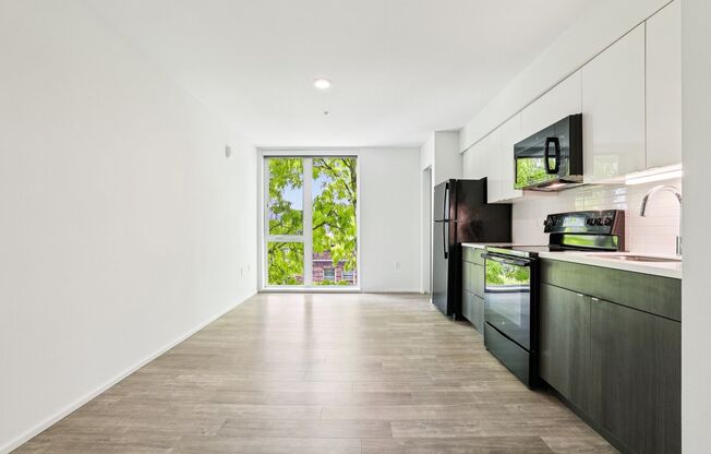 Studio, 1 bath, 305 sqft, $1,495, Unit 602