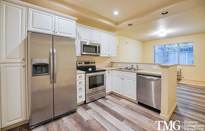 Beaverton Condo with Private Patio & Community Amenities