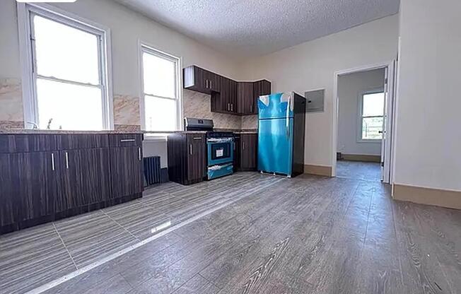 3 beds, 1 bath, $3,400, Unit 3