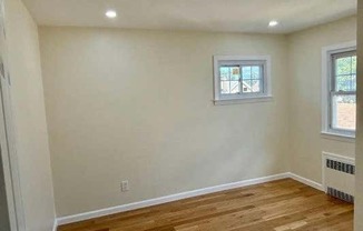 2 beds, 1 bath, $2,650