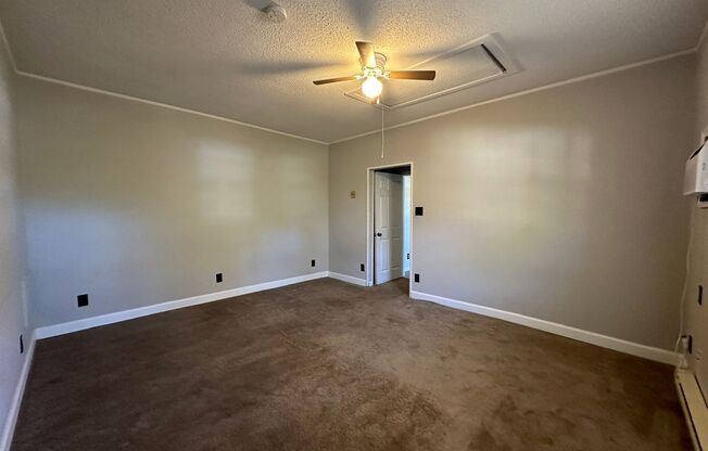 2 beds, 1 bath, $1,325, Unit Unit A