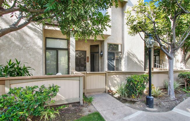 Torrance West High Area Gated Townhome with 3 Bedrooms and 2.5 Bathrooms and Community Pool!