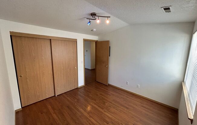 2 beds, 1 bath, $1,350