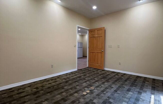 3 beds, 2 baths, 1,595 sqft, $2,000, Unit C