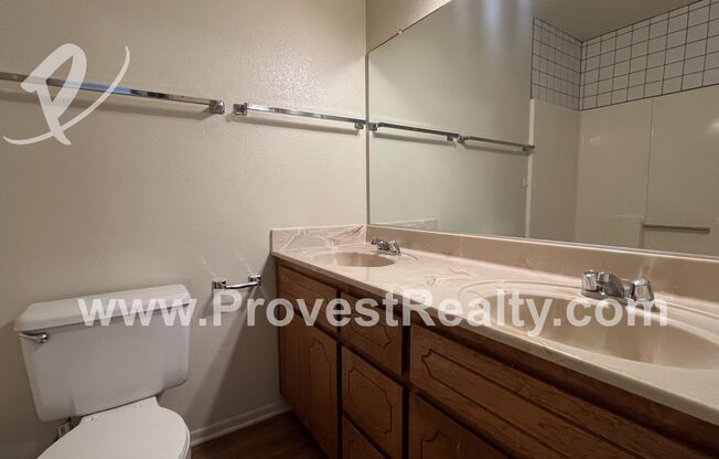 2 beds, 2 baths, 985 sqft, $1,575, Unit Unit E