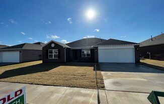 4 beds, 2 baths, $1,900