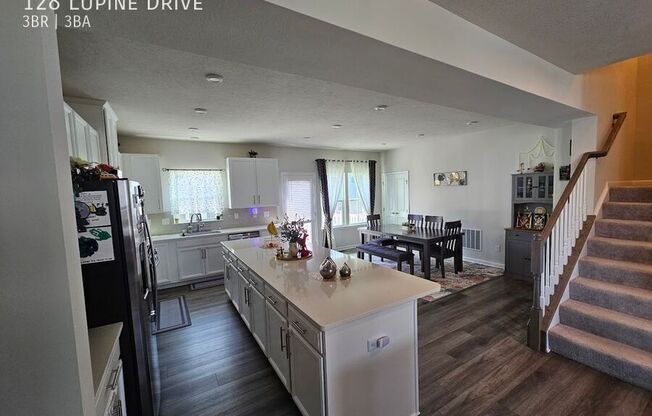 128 LUPINE DR
