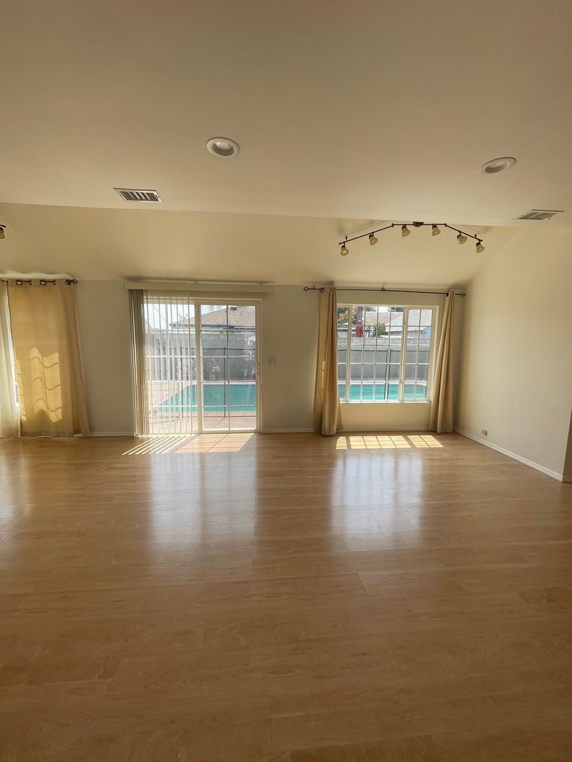 Charming 3 bedroom pool home
