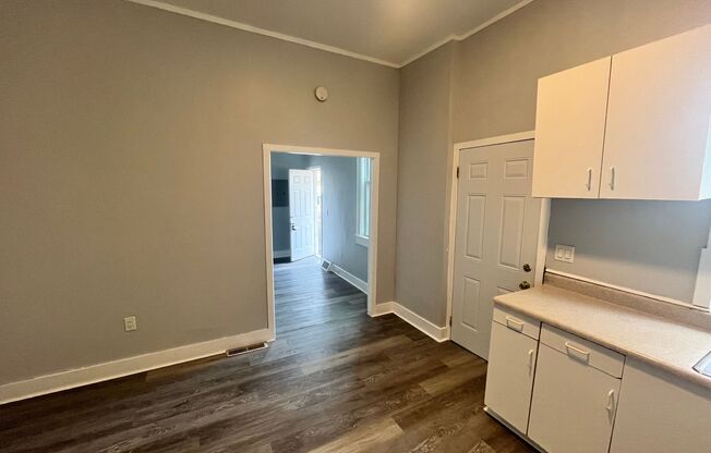 3 beds, 1 bath, $1,545, Unit Unit 1